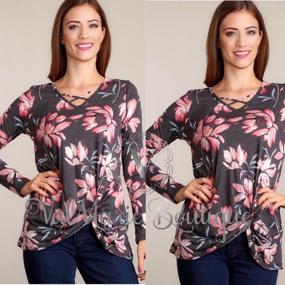 LAST! Floral knot front top - Picture 3 of 6